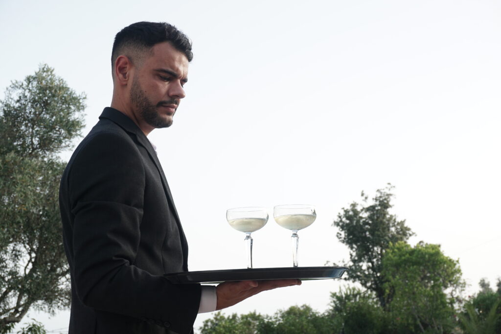 Serving cocktails on a tray